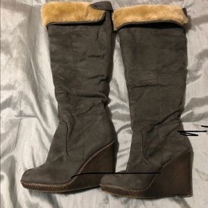 Wedge gray fabric boots